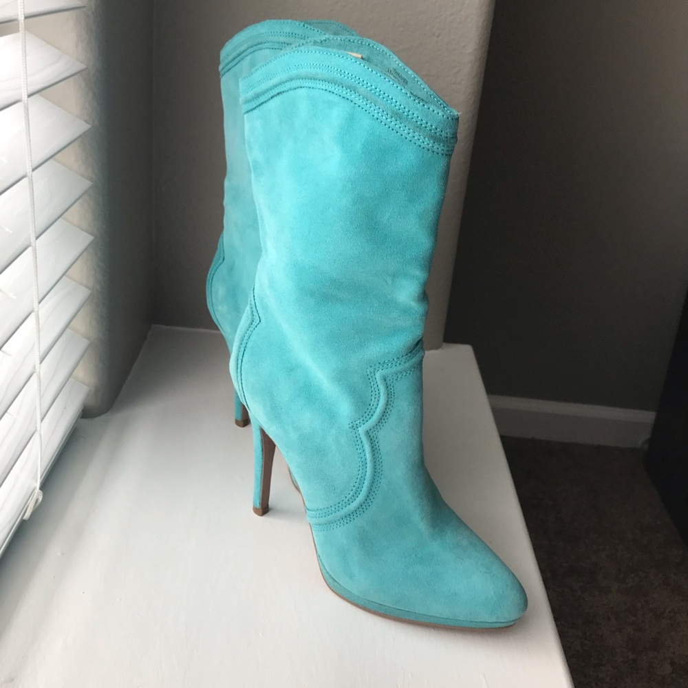 Fun Blue boots to keep your mood up!